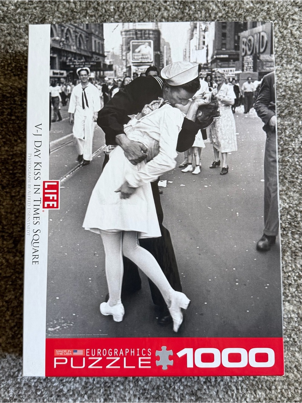 Eurographics 1000 Piece Puzzle V-J Day Kiss in Times Square Jigsaw Puzzle NEW